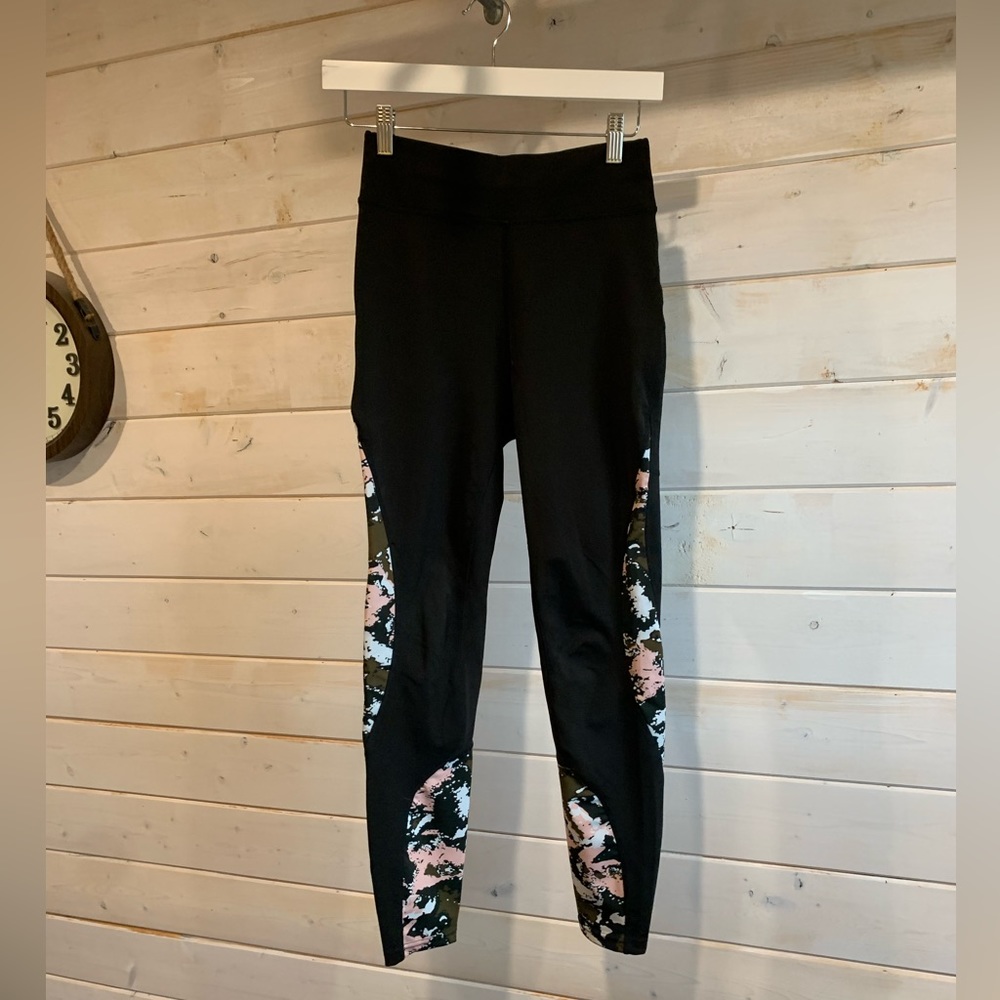 POP Fit | Black Leggings with Camo